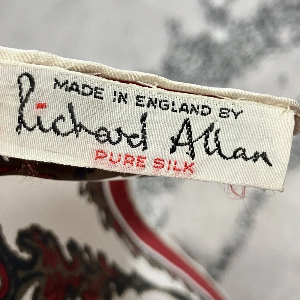 Richard Allan Pure Silk Scarf Made in England Red Paisley 26x26 Vintage‎